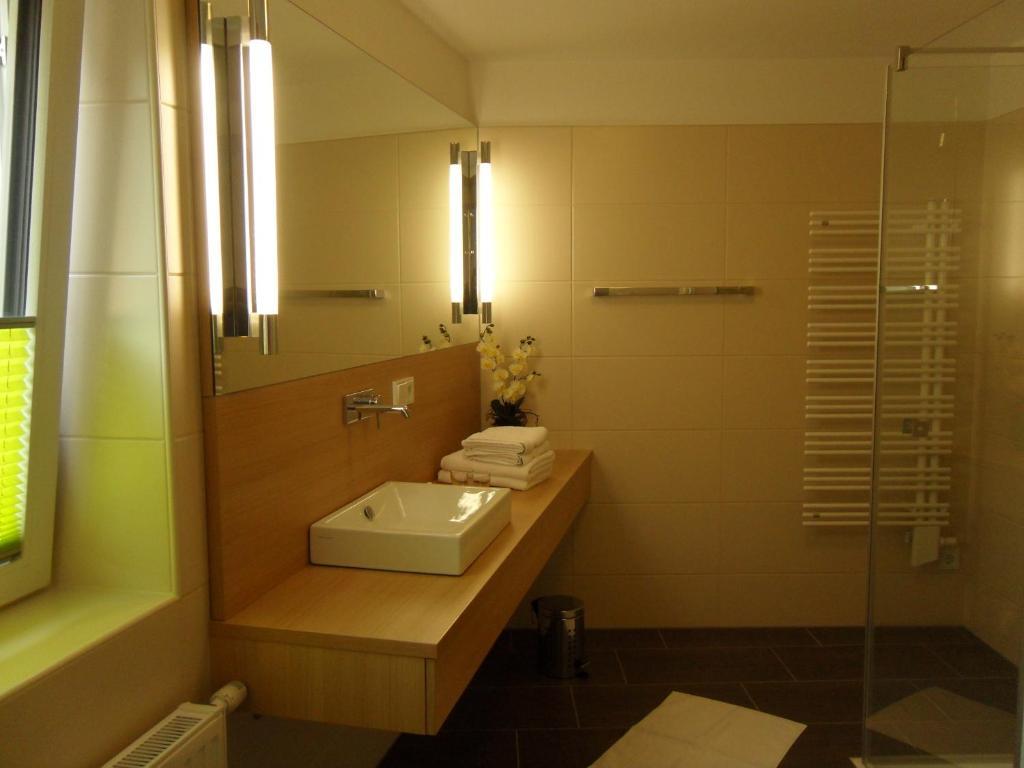 Gasthof-Pension Schuetz Wesenufer Ngoại thất bức ảnh